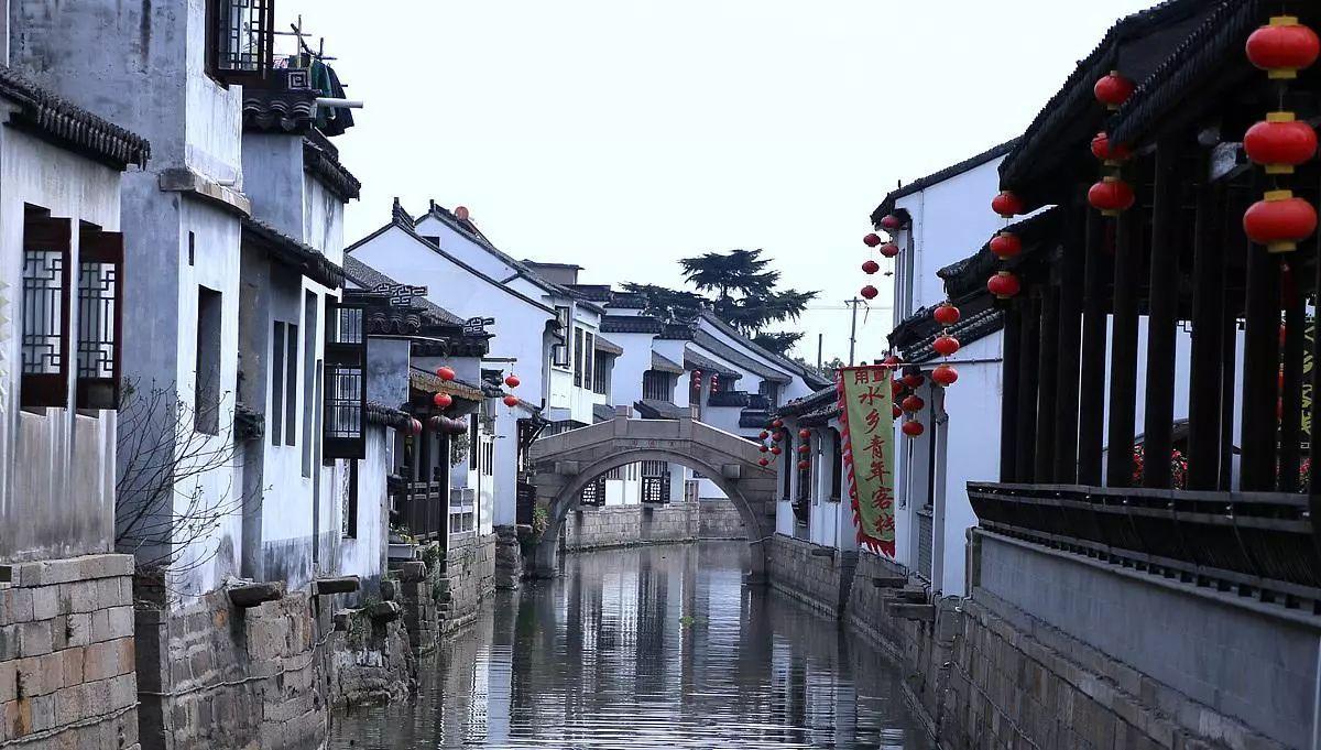 探索《王牌部队》官宣海报,这部剧讲述了一个什么故事?的知识问答平台